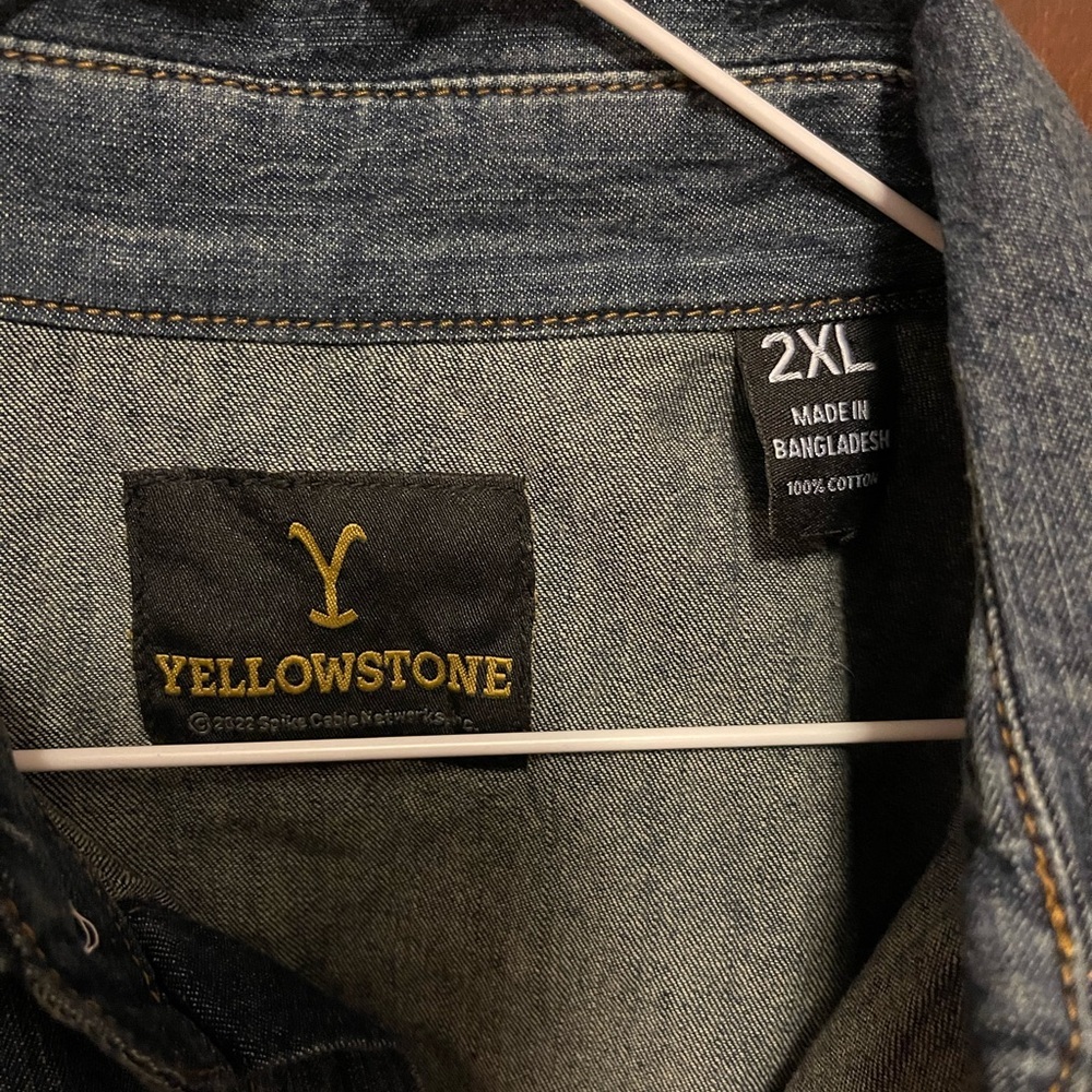 Yellowstone Dutton Ranch Men's Denim Shirt - Picture 6 of 6